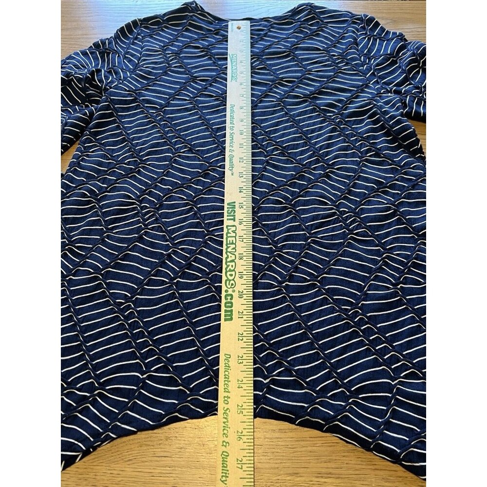 Chicos Zenergy Tunic Top Size 1 Blue White Striped Shark Bite Hem Pleated - Picture 7 of 9